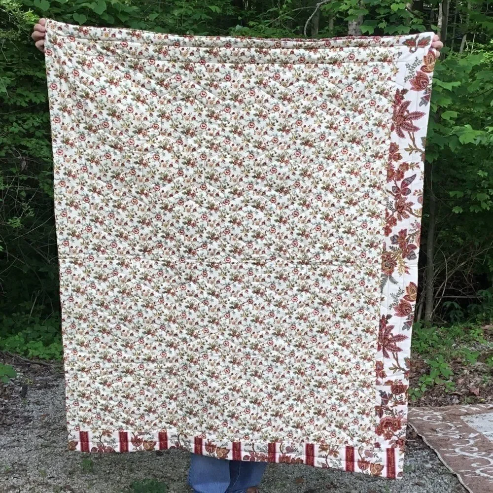 NWT Hand Crafted Elizabethan Tulip Print Quilt
